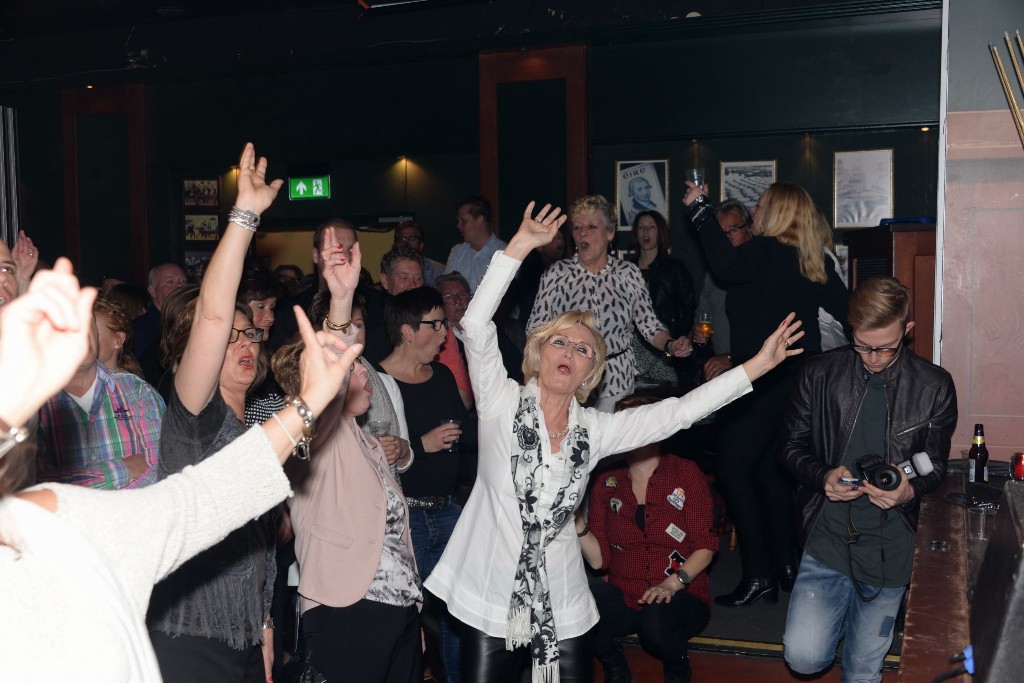 ../Images/Heel Noordwijkerhout zingt Hazes 057.jpg